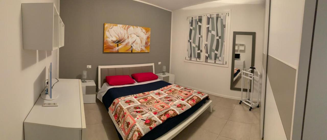 Le Noir appartment Peschiera del Garda Extérieur photo